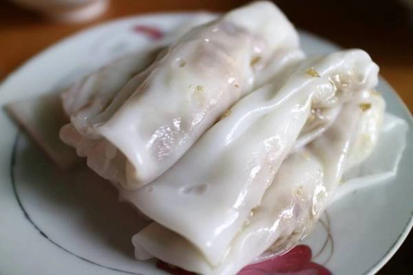 Bánh cuốn Cao Bằng ngon và thơm là làm bằng chính gạo tẻ được trồng ở Cao Bằng - Ảnh: Huyền Trần Bánh cuốn Cao Bằng ngon và thơm là làm bằng chính gạo tẻ được trồng ở Cao Bằng - Ảnh: Huyền Trần