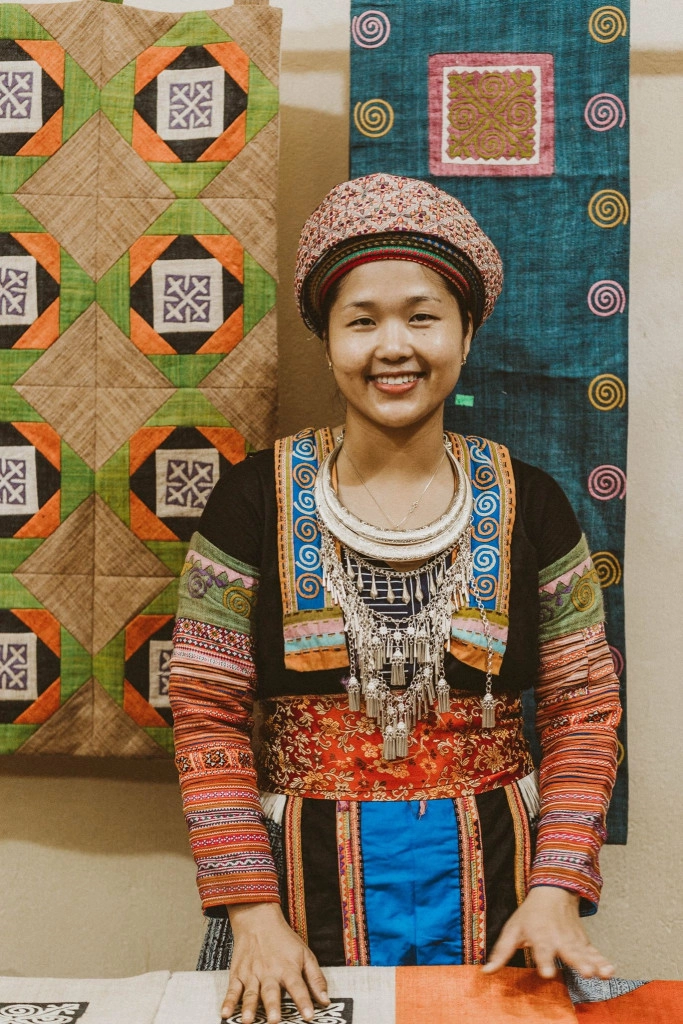  Cuộc sống của những con người nơi cao nguyên đá Đồng Văn, thị trấn Phó Bảng, huyện Mèo Vạc hay một bản làng hẻo lánh nào đó còn rất đơn sơ, nghèo nàn. Toát lên từ sự thiếu thốn nguyên sơ ấy là nét đẹp yên bình, mộc mạc đầy chất thơ.
