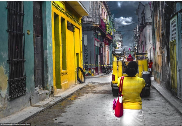 Havana, Cuba: Cấu trúc của thành phố này khá độc đáo với các ngôi nhà riêng trông rất giống nhau. Havana, Cuba: Cấu trúc của thành phố này khá độc đáo với các ngôi nhà riêng trông rất giống nhau.