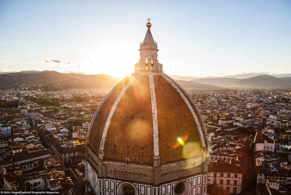 Florence, Italy: Thành phố này là kết quả của sự sáng tạo liên tục và lâu dài, bao gồm bảo tàng, nhà thờ, các tòa nhà có kiến trúc độc đáo và tác phẩm nghệ thuật vô giá. Florence, Italy: Thành phố này là kết quả của sự sáng tạo liên tục và lâu dài, bao gồm bảo tàng, nhà thờ, các tòa nhà có kiến trúc độc đáo và tác phẩm nghệ thuật vô giá.