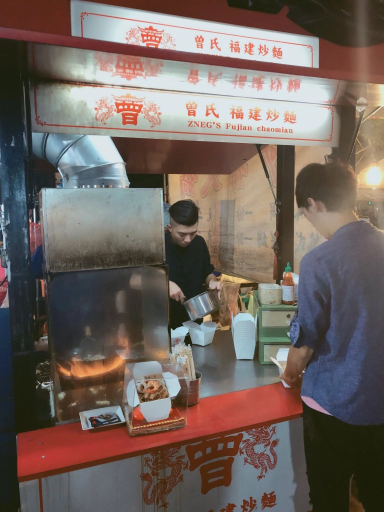 ghi-nhanh-so-tay-an-sap-cao-hung-cua-chang-du-hoc-sinh-cho-chuyen-di-dai-loan-sap-toi-ivivu-2