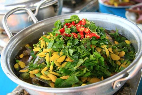 Món lẩu cá linh bông điên điển thơm ngon. Ảnh: Thegioivanhoa.sunflower