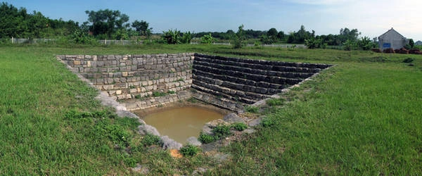 Đàn Nam Giao chính là nơi biểu hiện quyền lực tinh thần của vương triều trước trời - đất và lịch sử dân tộc. Đây là nơi tiến hành lễ tế trời, cầu cho quốc thái, dân an hoặc lễ tế vào những dịp đại xá thiên hạ. Đàn tế hội tụ sự linh thiêng của đất trời và là nơi gởi gắm những ước mong của người Việt xưa. Do vậy có thế nói Giếng Vua cổ 600 năm này rất linh thiêng, là một bảo vật của quốc gia và thế giới.
