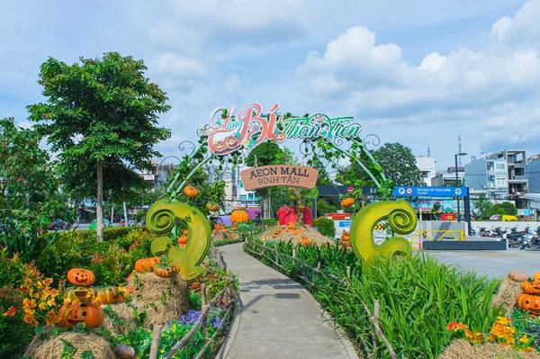 gioi-tr-sai-gon-ru-nhau-check-in-tai-lang-bi-than-tien-AEON-MALL-binh-tan-ivivu-1