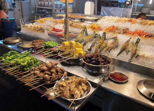 Một quán ăn ở Jalan Alor.