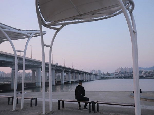 Cầu Banpo, sông Hàn buổi chiều. Cầu Banpo, sông Hàn buổi chiều.
