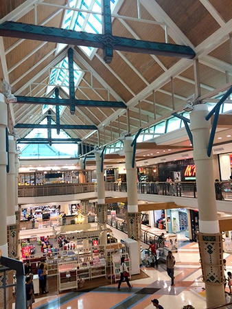 Trước khi ra sân bay trở về, bạn có thể dành thời gian ghé Chiang Mai Airport Plaza, trung tâm mua sắm đầu tiên của Chiang Mai. Trước khi ra sân bay trở về, bạn có thể dành thời gian ghé Chiang Mai Airport Plaza, trung tâm mua sắm đầu tiên của Chiang Mai.