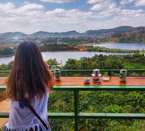 Tận hưởng một ly cà phê đúng chất giữa không gian như thế này thì còn gì bằng. Ảnh: Gal Reicher Tận hưởng một ly cà phê đúng chất giữa không gian như thế này thì còn gì bằng. Ảnh: Gal Reicher