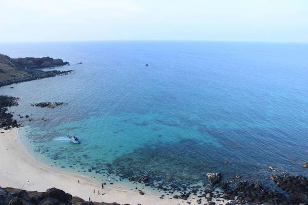 Bãi Nhỏ – Gành Hang. Ảnh: sunnymay22 Bãi Nhỏ – Gành Hang. Ảnh: sunnymay22