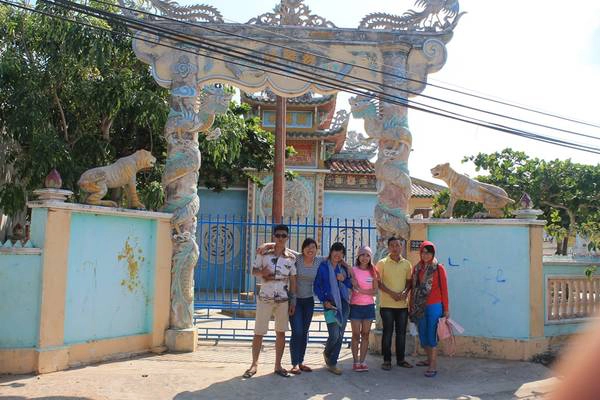 Phía trước Vạn An Thạnh. Ảnh: Lê Bảo Phía trước Vạn An Thạnh. Ảnh: Lê Bảo