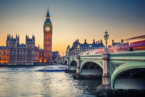 1. London, Anh: Thành phố sương mù cổ kính của Anh đã vượt 5 bậc so với năm 2015, dành vị trí dẫn đầu trong danh sách các điểm đến người dùng TripAdvisor yêu thích nhất được công bố ngày 21/3. Danh sách này được TripAdvisor lựa chọn sau khi khảo sát hàng triệu đánh giá của người dùng. Ảnh: Internationaltravellermag. 1. London, Anh: Thành phố sương mù cổ kính của Anh đã vượt 5 bậc so với năm 2015, dành vị trí dẫn đầu trong danh sách các điểm đến người dùng TripAdvisor yêu thích nhất được công bố ngày 21/3. Danh sách này được TripAdvisor lựa chọn sau khi khảo sát hàng triệu đánh giá của người dùng. Ảnh: Internationaltravellermag.