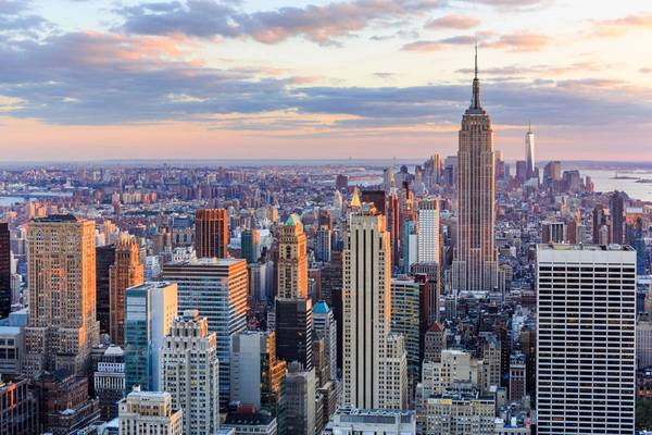9. New York, Mỹ: Với tòa nhà Empire State, quảng tường Thời Đại, tượng nữ thần Tự Do và vô vàn các điểm tham quan ấn tượng, thành phố New York là một trung tâm toàn cầu của văn hóa, nghệ thuật, thời trang và tài chính. Tới đây, du khách sẽ không có một giây phút buồn chán nào. Ảnh: Newyorker. 9. New York, Mỹ: Với tòa nhà Empire State, quảng tường Thời Đại, tượng nữ thần Tự Do và vô vàn các điểm tham quan ấn tượng, thành phố New York là một trung tâm toàn cầu của văn hóa, nghệ thuật, thời trang và tài chính. Tới đây, du khách sẽ không có một giây phút buồn chán nào. Ảnh: Newyorker.