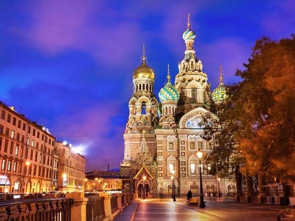 St. Petersburg, Nga: St. Petersburg được trao giải Điểm đến tuyệt nhất châu Âu năm 2015 bởi World Travel Awards. Thành phố này quyến rũ du khách không chỉ bởi những cung điện lộng lẫy, kiến trúc tinh tế mà còn vì không khí lãng mạn, cổ điển. St. Petersburg, Nga: St. Petersburg được trao giải Điểm đến tuyệt nhất châu Âu năm 2015 bởi World Travel Awards. Thành phố này quyến rũ du khách không chỉ bởi những cung điện lộng lẫy, kiến trúc tinh tế mà còn vì không khí lãng mạn, cổ điển.