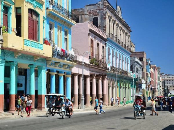 Hanava, Cuba: Sau khi lệnh cấm vận được nới lỏng, Hanava đã nhanh chóng trở thành một điểm đến cuốn hút trên bản đồ du lịch thế giới. Ở Hanava, du khách sẽ có cảm giác như được quay ngược thời gian, trở về thế kỷ trước. Hanava, Cuba: Sau khi lệnh cấm vận được nới lỏng, Hanava đã nhanh chóng trở thành một điểm đến cuốn hút trên bản đồ du lịch thế giới. Ở Hanava, du khách sẽ có cảm giác như được quay ngược thời gian, trở về thế kỷ trước.