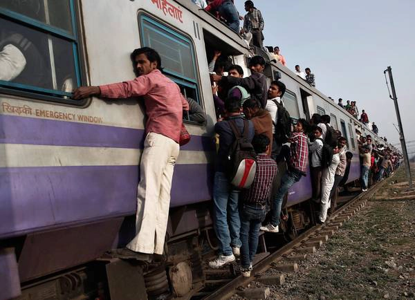 Ngược lại, Howrah-Amritsar là tuyến tàu có nhiều điểm dừng nhất với 115 lần. Ảnh: Ahmad Masood/Reuters