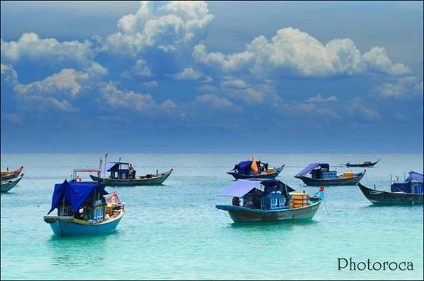 Cảnh biển thanh bình và thơ mộng. Ảnh: Roca. Cảnh biển thanh bình và thơ mộng. Ảnh: Roca.