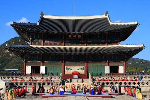 Cung điện Gyeongbokgung ở Seoul. Ảnh: lexiskorea. han-quoc-mien-phi-tham-quan-cac-cung-dien-noi-tieng-ivivu-1