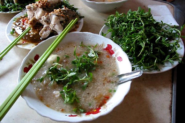Cháo cá lóc rau đắng ăn vừa vị, có tác dụng giải nhiệt tốt. Cháo cá lóc rau đắng ăn vừa vị, có tác dụng giải nhiệt tốt.