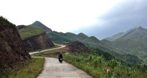 Trên cung đường mơ ước của dân đi - Ảnh: Giang Nguyên