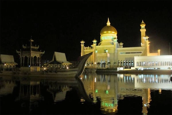 Thánh đường Hồi giáo hoành tráng ở Brunei.