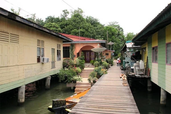 Ngôi làng trên nước Water Village