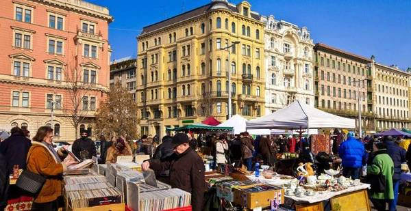 Chợ trời vào thứ bảy ở Naschmarkt - Ảnh: wp