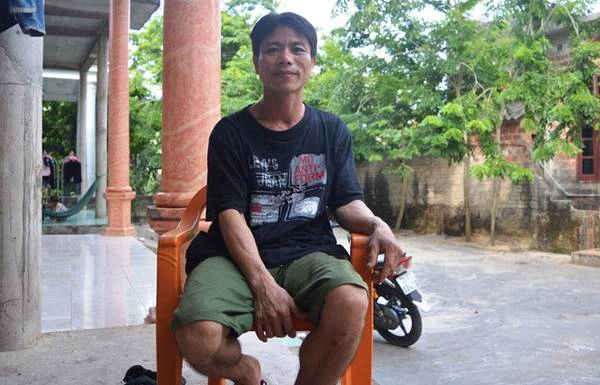 Anh Hoà trao đổi với Zing.vn sau khi vừa trở về từ một chuyến đi tour. Ảnh: Văn Được. Anh Hoà trao đổi với Zing.vn sau khi vừa trở về từ một chuyến đi tour. Ảnh: Văn Được.
