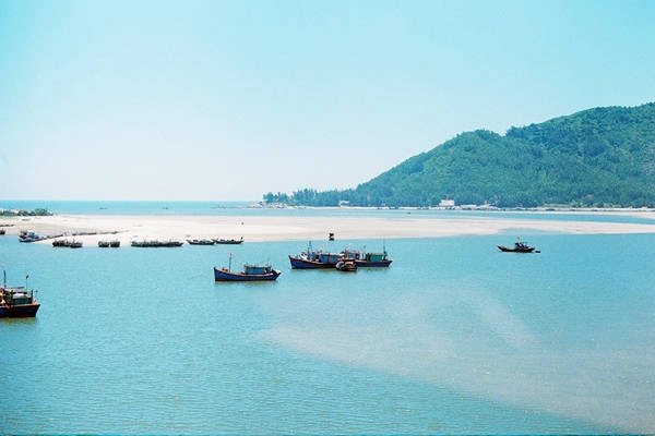Ảnh: Ngoisao ba-diem-du-lich-tranh-nong-ly-tuong-o-ha-tinh-ivivu-8
