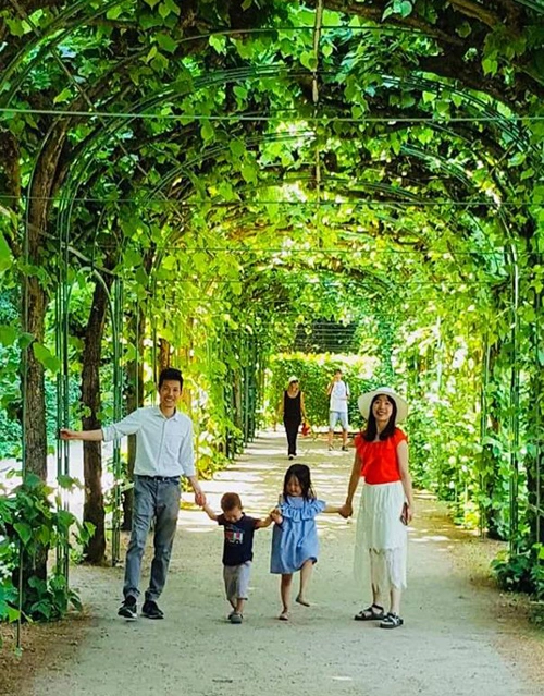 hanh-trinh-tu-lai-xe-dua-hai-con-di-khap-chau-au-cua-doi-vo-chong-viet-ivivu-8