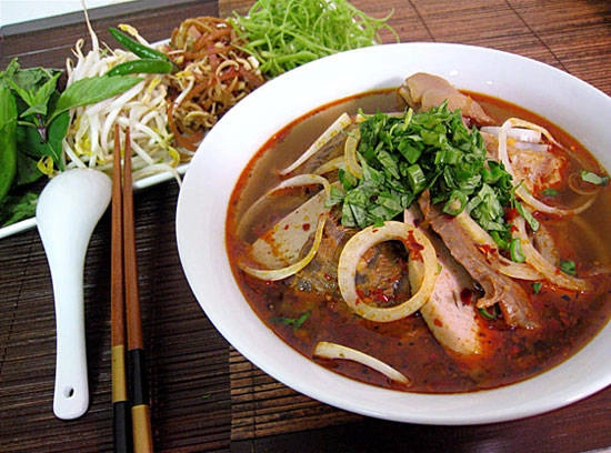 Ẩm thực miền Trung - Bún bò Huế