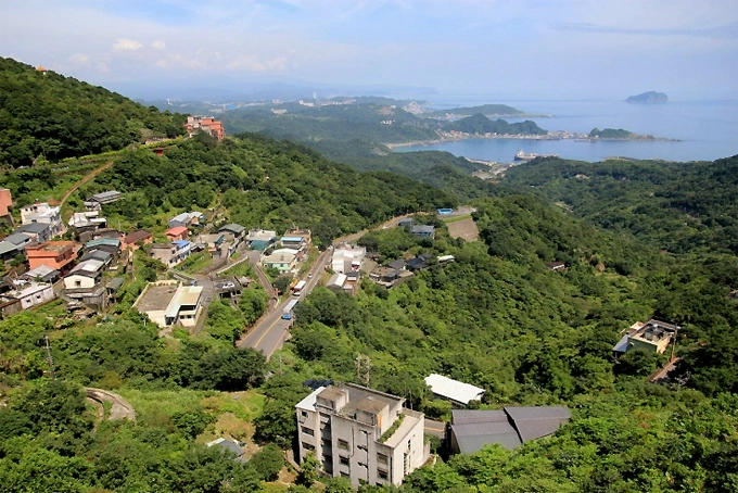 Từ Cửu Phần nhìn ra cảng Keelung.
