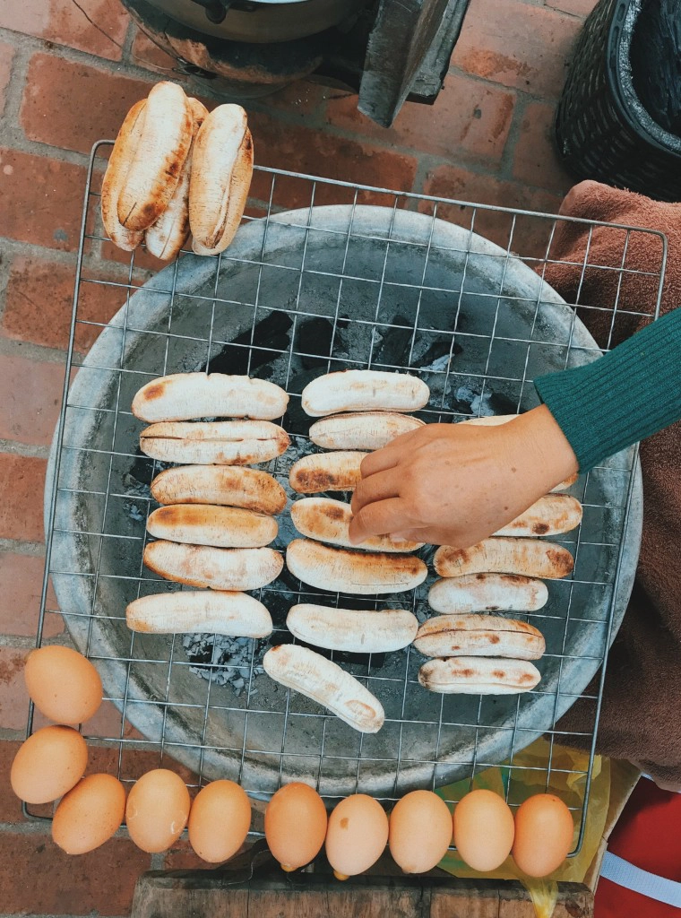 Chuối và trứng nướng. Chuối và trứng nướng.