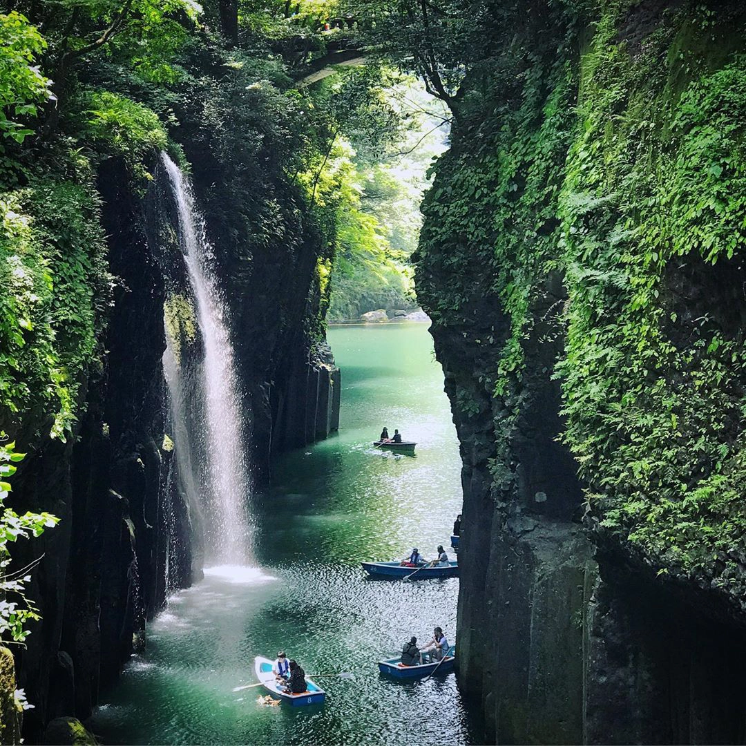 hem-nui-Takachiho-ivivu-2