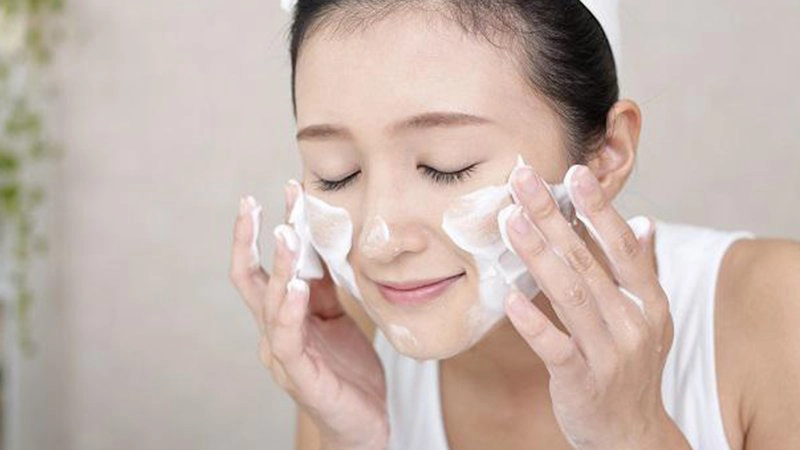 mụn đầu trắng