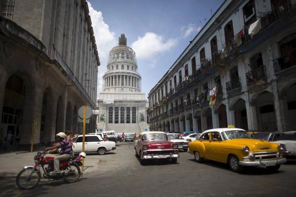 Tòa nhà El Capitolio của Cuba được xây dựng vào khoảng 1926-1929 và vẫn đứng vững tới ngày nay. Tòa nhà El Capitolio của Cuba được xây dựng vào khoảng 1926-1929 và vẫn đứng vững tới ngày nay.