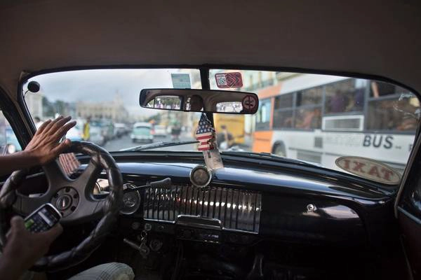 Ngay cả taxi cũng là những chiếc xe duyên dáng và đầy phong cách. Ngay cả taxi cũng là những chiếc xe duyên dáng và đầy phong cách.
