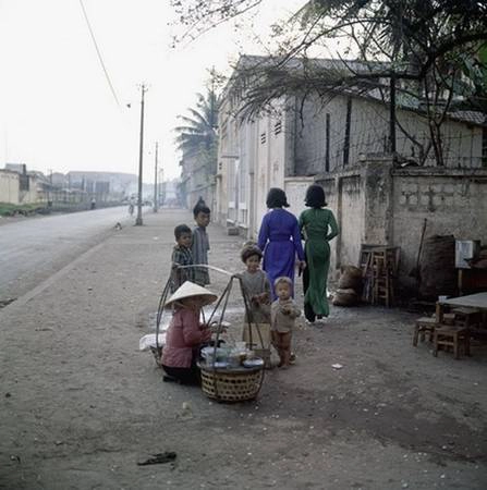 Phố Tây ba lô ngày xưa: Một góc Đường Phạm Ngũ Lão, quận 1 (năm 1967).