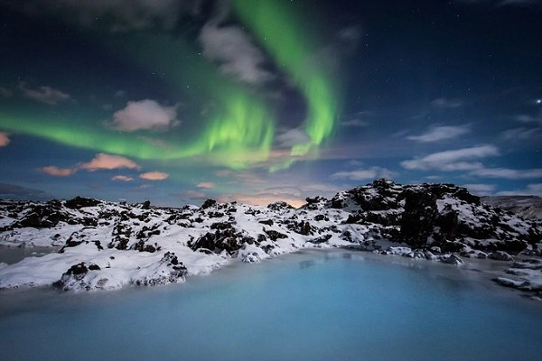 Blue Lagoon là một trong những điểm du lịch và là khu spa nước nóng thu hút nhiều khách nhất ở Iceland. Hồ nằm ở Grindavik thuộc bán đảo Reykjanes, miền tây nam Iceland. Ảnh: Kay Burley. Blue Lagoon là một trong những điểm du lịch và là khu spa nước nóng thu hút nhiều khách nhất ở Iceland. Hồ nằm ở Grindavik thuộc bán đảo Reykjanes, miền tây nam Iceland. Ảnh: Kay Burley.