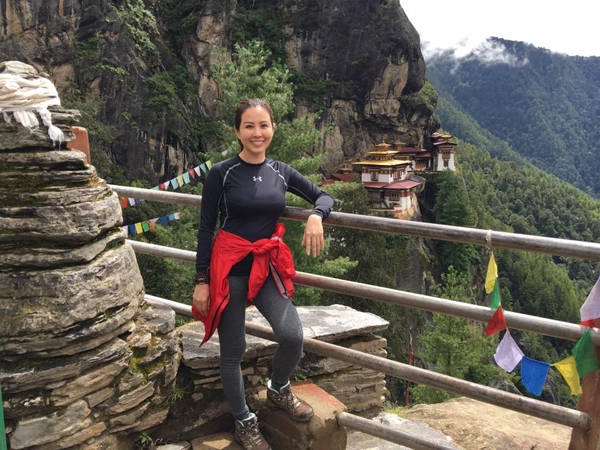 Chi phí ở Bhutan khoảng 250 USD/ngày bao gồm tiền phòng ở và ăn uống. Du khách hầu như không tốn thêm khoản tiền nào khác vì 'ở đây không có gì để mua được'. Thu Hoài cho biết chị chỉ tốn một chút tiền tip và tiền mua trái cây tặng người dân tộc địa phương. 