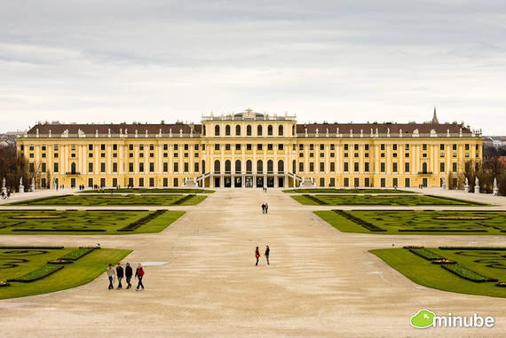 34. Vienna, Áo  Vienna là một thành phố tuyệt đẹp với những cung điện đẹp và những quán cà phê thanh lịch, nơi đây cũng được nình chọn là một trong những thành phố dễ sống nhất thế giới.