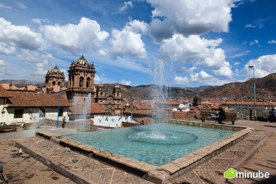 35. Cusco, Peru  Thành phố di sản thế giới của Cusco có đầy đủ các ngôi đền lịch sử, tu viện, và những tòa nhà tuyệt đẹp. Bên cạnh đó, đây cũng là cửa ngõ để du khách khám phá những dãy núi Andes và Thánh địa Machu Picchu.