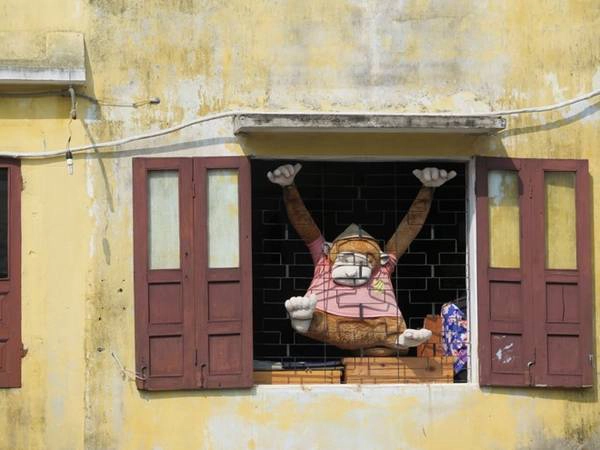 Người Hội An ăn không nhanh, nói không to và đi không vội. Họ chậm rãi, không ồn ào nhưng đôi khi cũng thật hóm hỉnh và dễ thương.