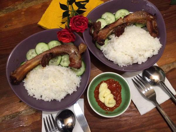 Thực đơn các món ăn rất phong phú, đa dạng. Thực đơn các món ăn rất phong phú, đa dạng.
