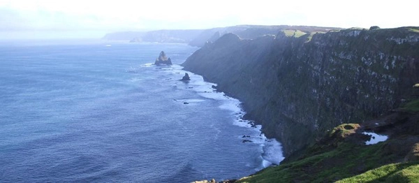 Chatham là một quần đảo nằm cách đảo South của New Zealand khoảng 650 km về phía đông. Trong số 11 đảo của Chatham, chỉ hai đảo có người sinh sống là đảo Chatham và đảo Pitt. Ảnh: NewZealand. Chatham là một quần đảo nằm cách đảo South của New Zealand khoảng 650 km về phía đông. Trong số 11 đảo của Chatham, chỉ hai đảo có người sinh sống là đảo Chatham và đảo Pitt. Ảnh: NewZealand.