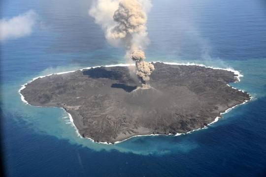 Hòn đảo Nishinoshima. Hòn đảo Nishinoshima.