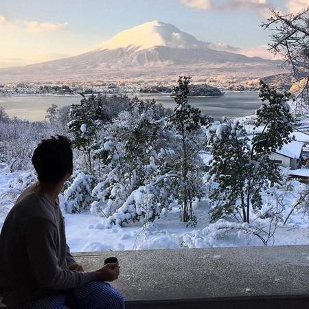 Núi Phú Sĩ phủ đầy tuyết vào mùa đông, view nhìn từ Hoshinoya Fuji. Ảnh:@larcentales Núi Phú Sĩ phủ đầy tuyết vào mùa đông, view nhìn từ Hoshinoya Fuji. Ảnh:@larcentales