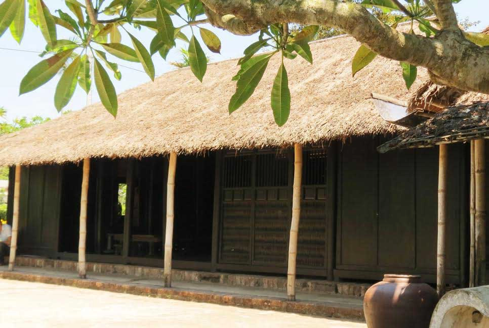  Ngôi nhà đơn sơ của Bác lúc xưa