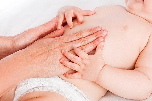 Massage cho bé