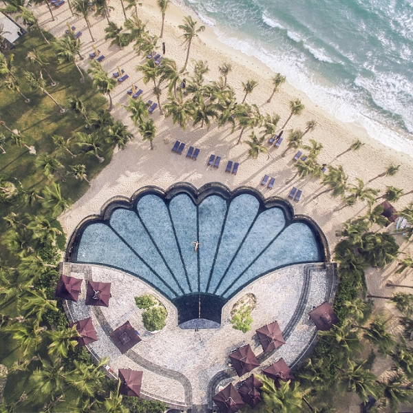 Khu nghỉ dưỡng JW Marriott Phu Quoc Emerald Bay thiết kế theo hướng mở, ôm trọn vẻ đẹp thiên đường của bãi Kem, Phú Quốc. Khu nghỉ dưỡng JW Marriott Phu Quoc Emerald Bay thiết kế theo hướng mở, ôm trọn vẻ đẹp thiên đường của bãi Kem, Phú Quốc.