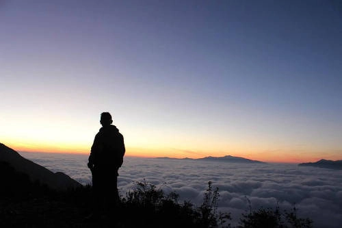 Thời điểm biển mây đẹp nhất ở Tà Chì Nhù là lúc hoàng hôn và bình minh sáng sớm. Thời điểm biển mây đẹp nhất ở Tà Chì Nhù là lúc hoàng hôn và bình minh sáng sớm.